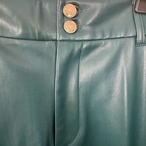 Chico’s faux-leather green cropped pants. Chico’s size 2, size 12. Worn once.